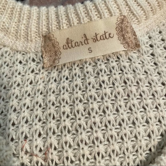 Altar’d State Women's White Crew Neck Cold Shoulder Long Sleeve Knit Top sz S - Picture 3 of 5